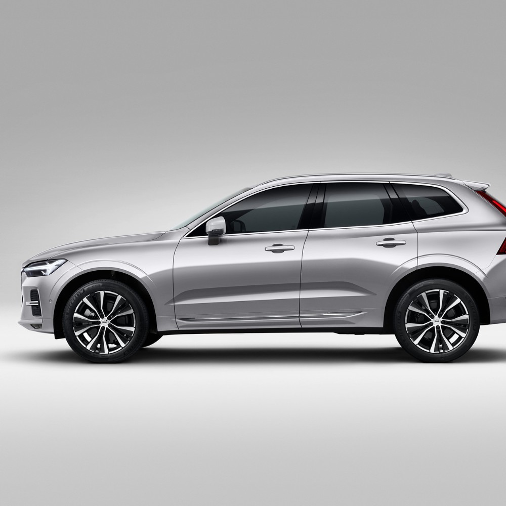 볼보 XC60 ULT 브라이트