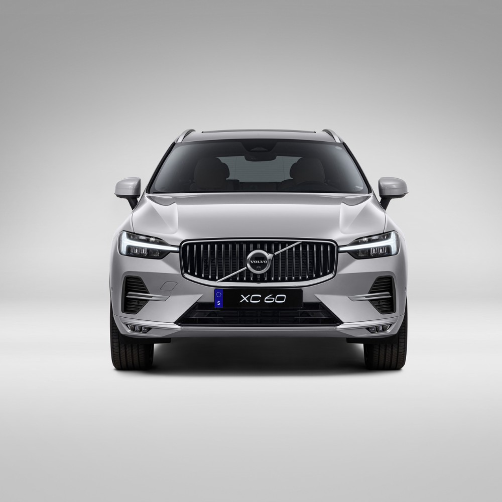 볼보 XC60 ULT 브라이트